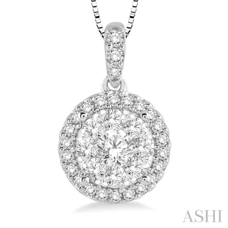 1/3 Ctw Round Cut Diamond Lovebright Pendant in 14K White Gold with Chain