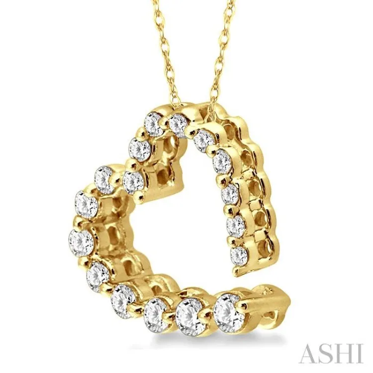 1/4 Ctw Diamond Journey Heart Pendant in 14K Yellow Gold with chain