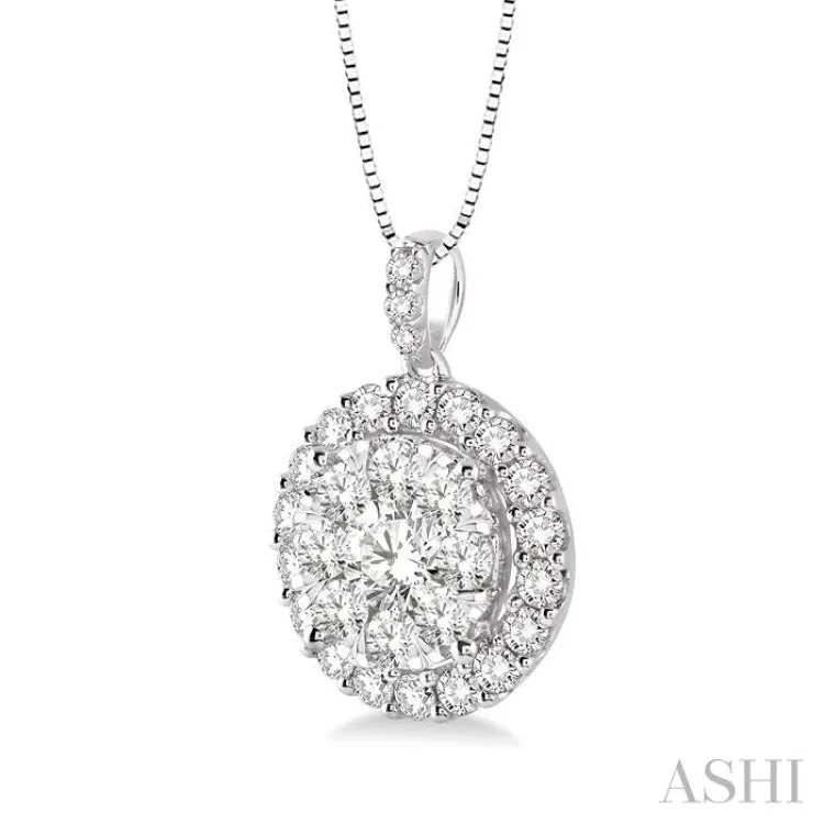 3/4 Ctw Round Cut Diamond Lovebright Pendant in 14K White Gold with Chain