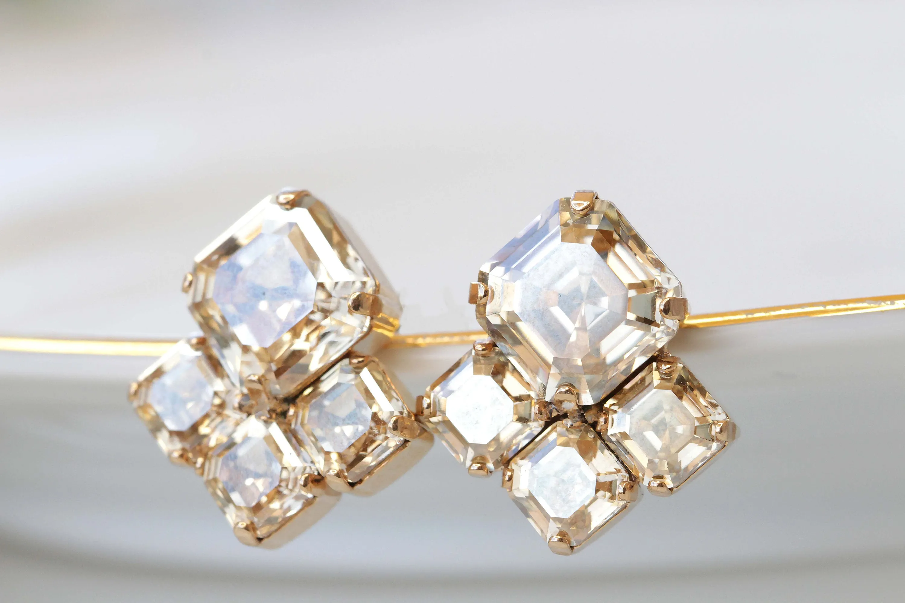 CHAMPAGNE CLUSTER STUDS