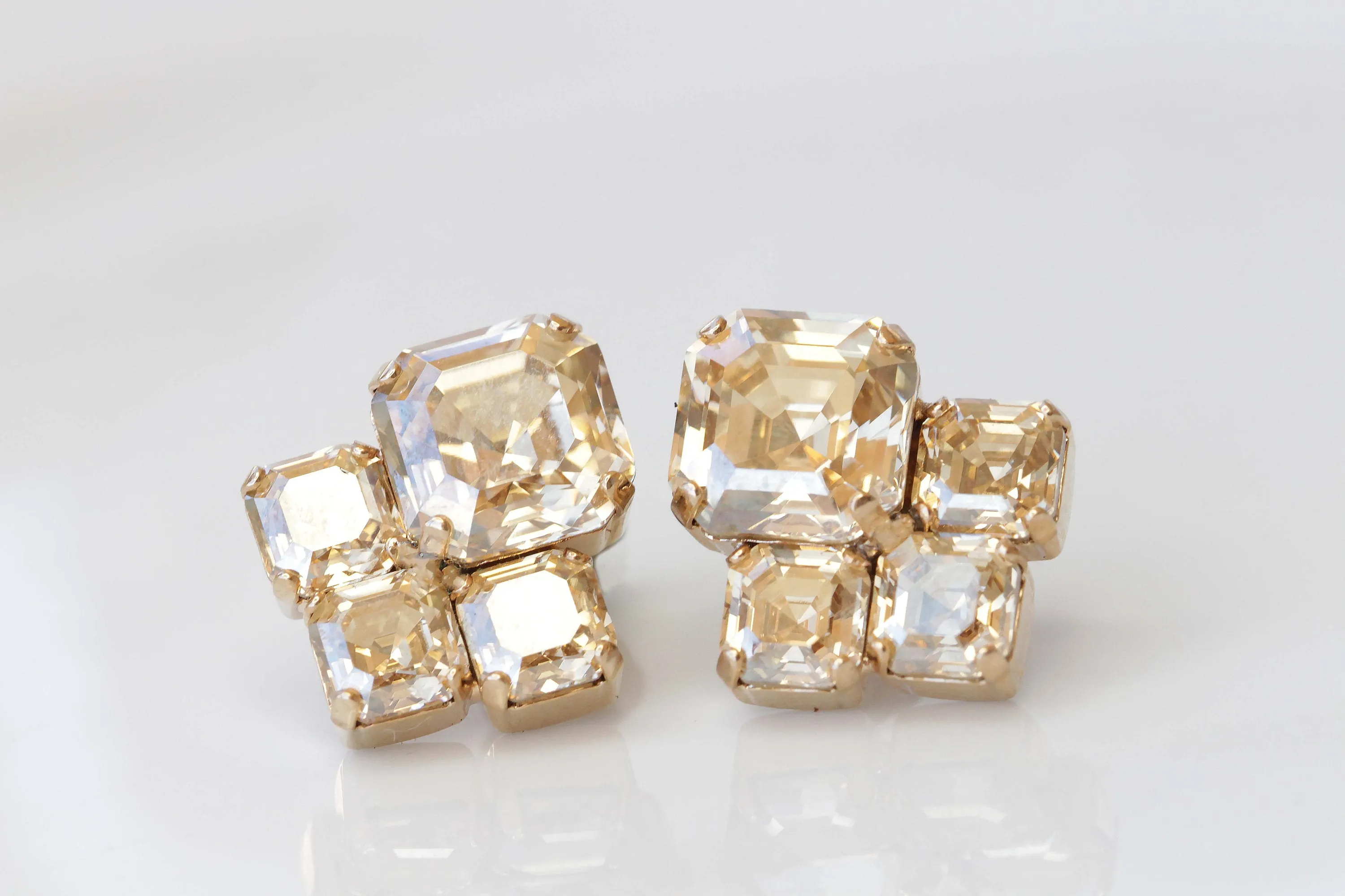 CHAMPAGNE CLUSTER STUDS