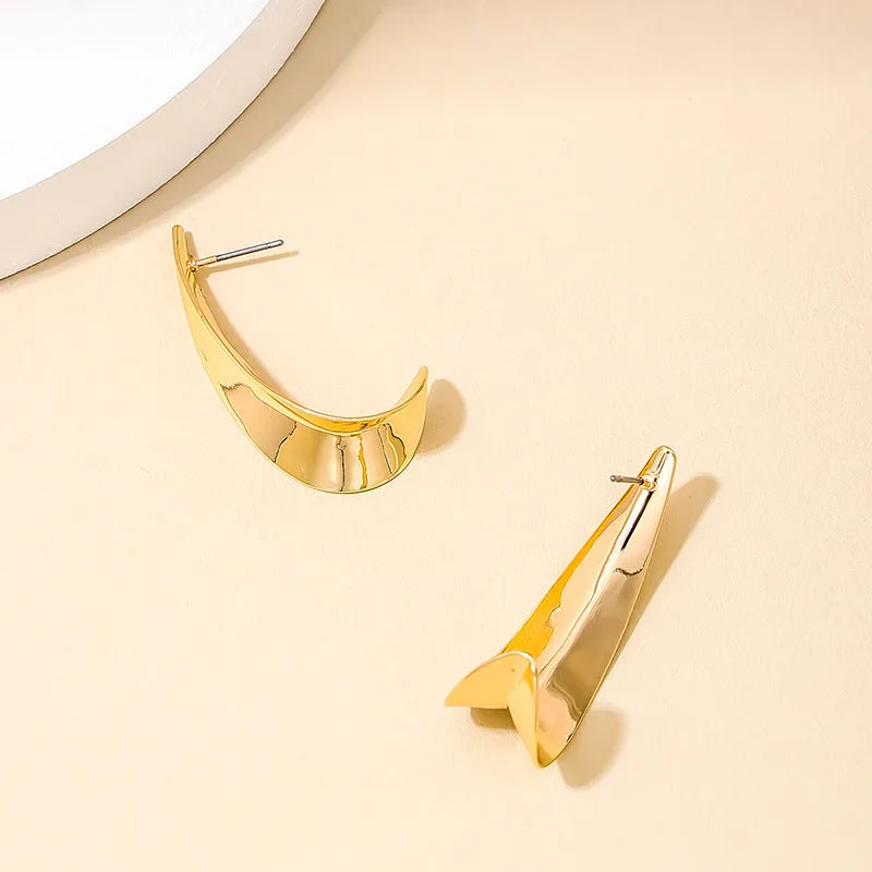 Chic Metal Crescent Earrings - Vienna Verve Collection