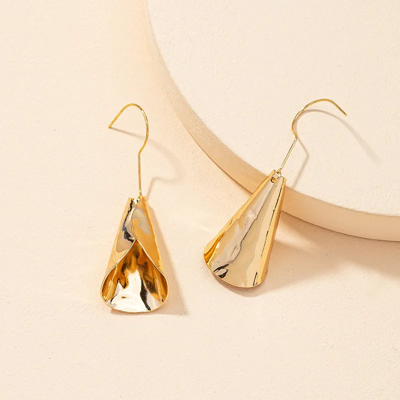 Chic Vienna Verve Geometric Dangle Earrings