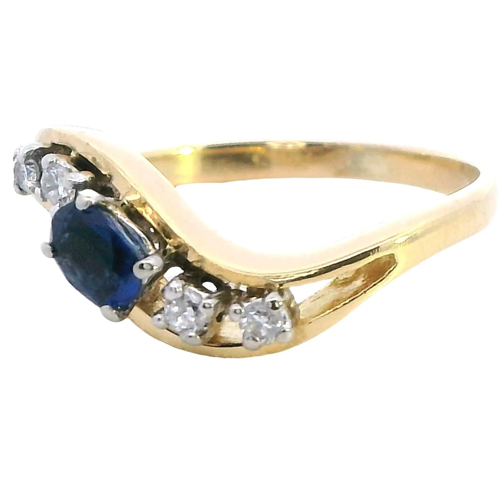 Elegant 18ct Gold Sapphire & Diamond Ring - A Testament to Timeless Elegance