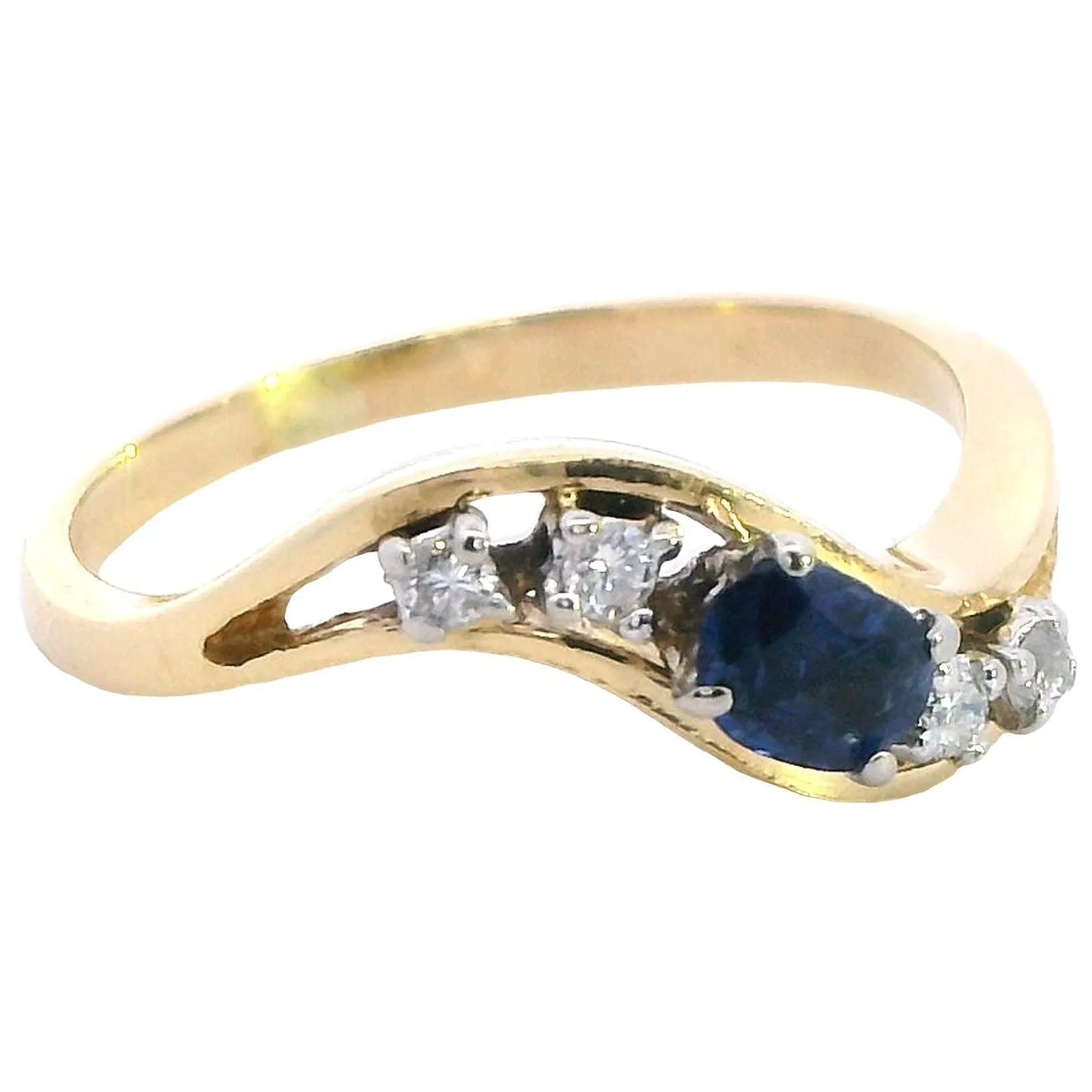 Elegant 18ct Gold Sapphire & Diamond Ring - A Testament to Timeless Elegance