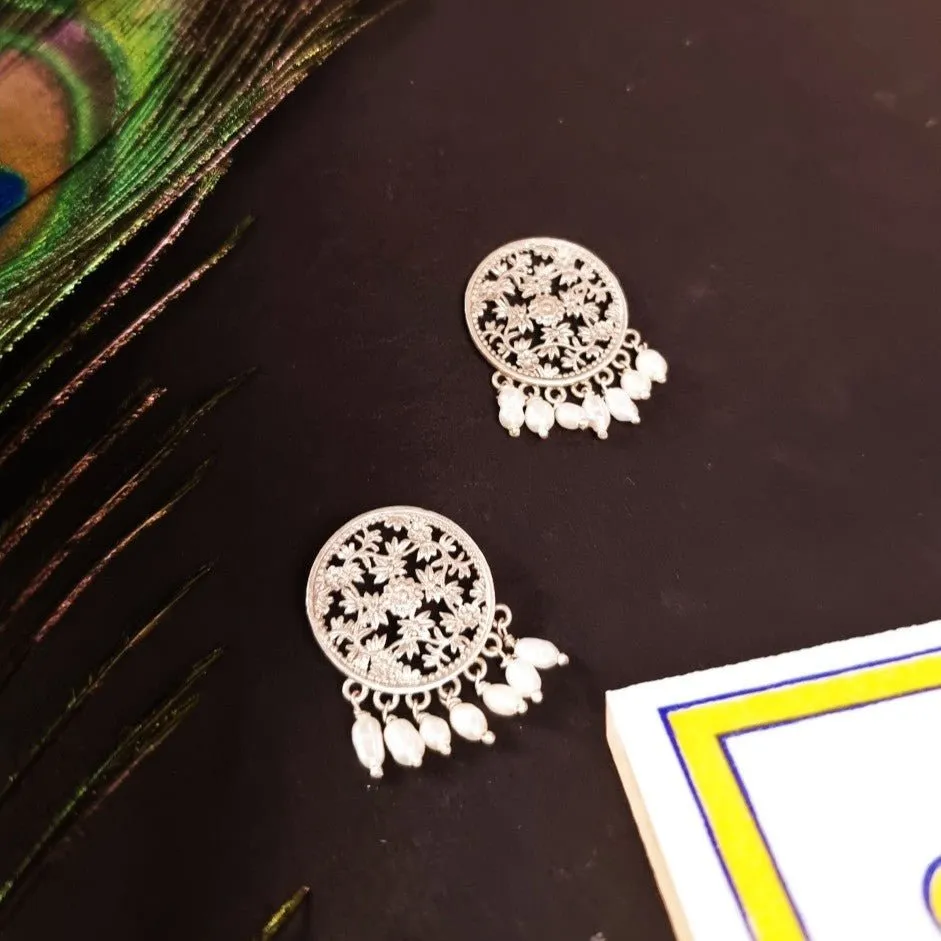 Gulistaan Jaali  Studs