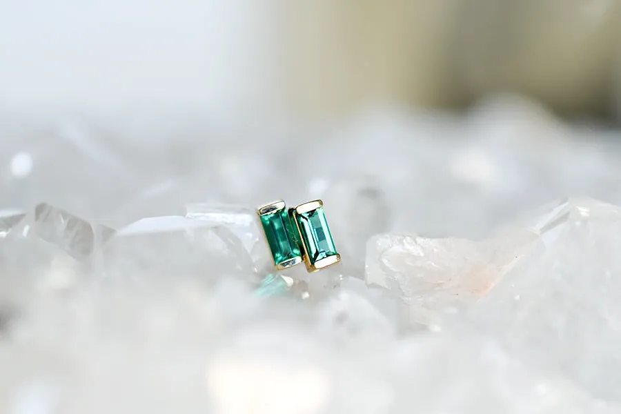 Linea Emerald Studs