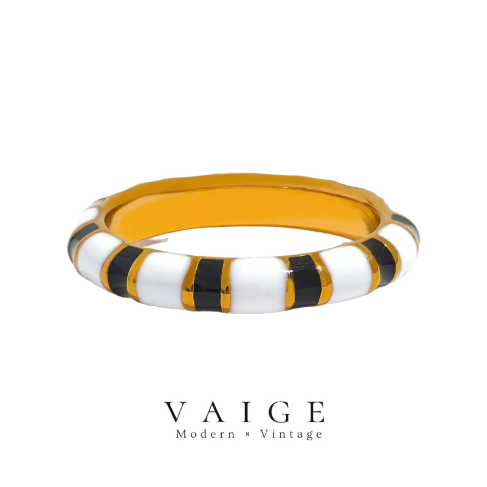 VAIGE Bold Zebra Stripes Enamel Ring in Black and White