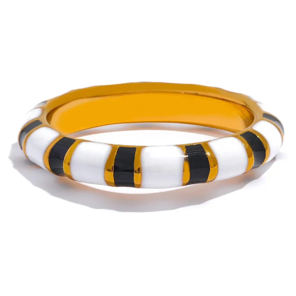 VAIGE Bold Zebra Stripes Enamel Ring in Black and White